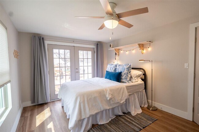 Building Photo - 505 Lbj Dr