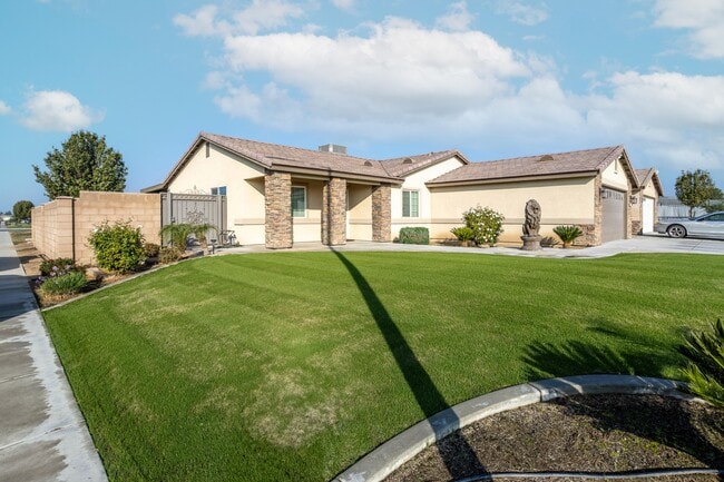 Building Photo - 6212 Ajooni Ct