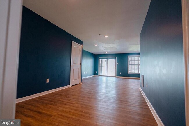 Building Photo - 15520 Lady Lauren Ln