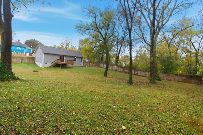 Building Photo - 3104 Husky Way