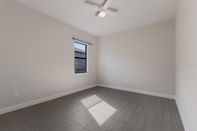 Building Photo - 712 Sigsbee Loop