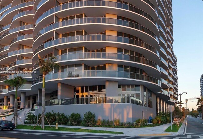 Building Photo - 488 NE 18th St