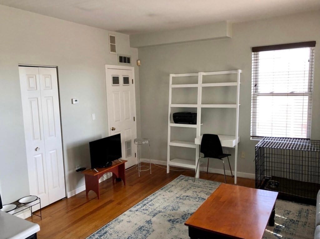 Building Photo - 262 Medford St