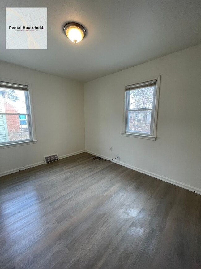 Building Photo - Bright & Airy 3-Bedroom Bungalow-Move-In Ready!