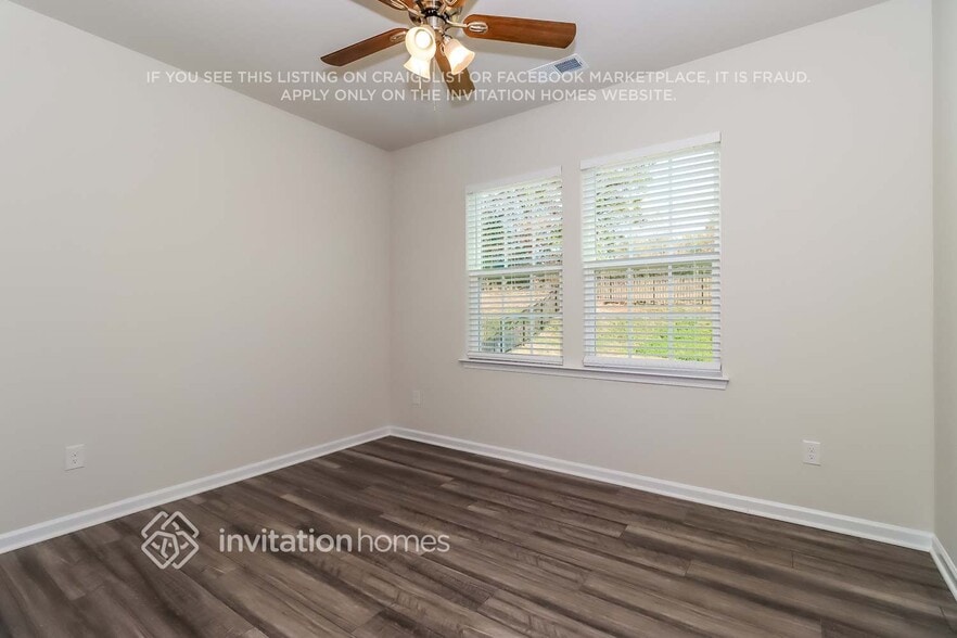 Building Photo - 376 Kennerly Center Dr