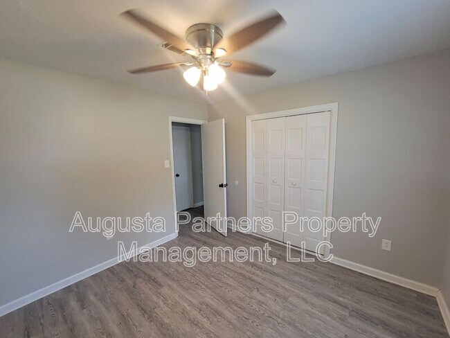 Building Photo - 156 Griswood Dr