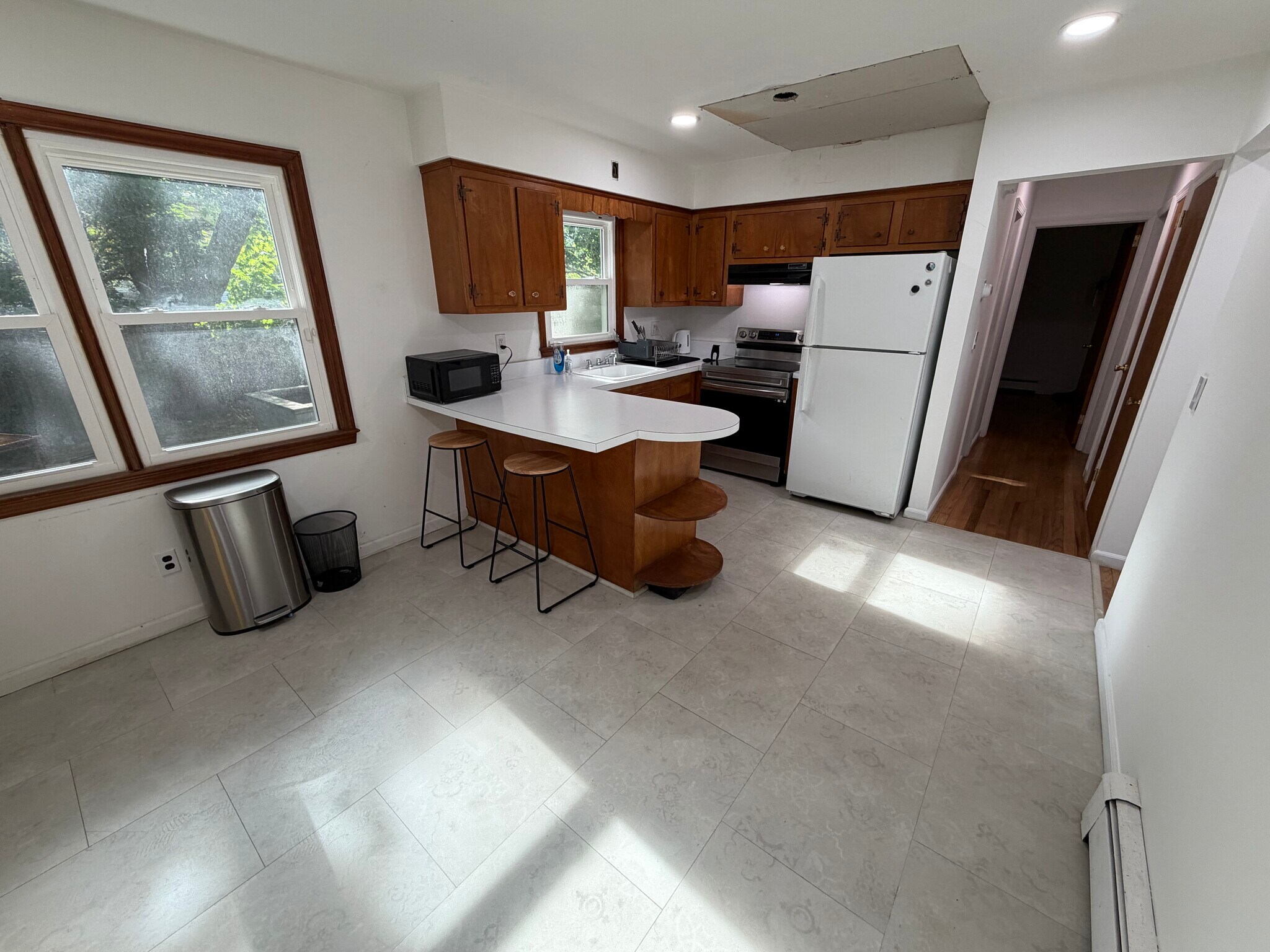 Building Photo - 44 Pine Tree Dr