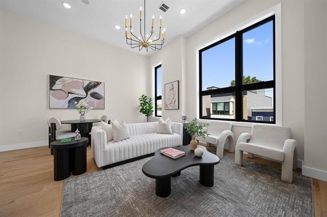 Building Photo - 27 Graham St