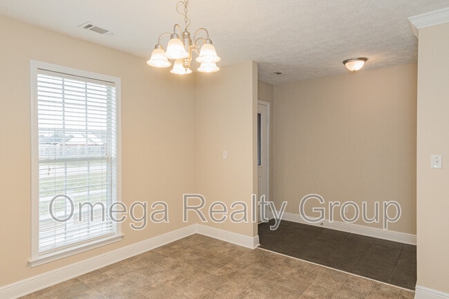 Building Photo - 614 River Birch Dr