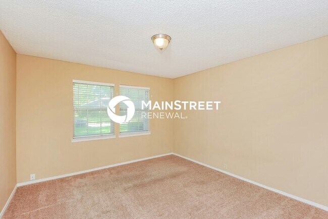 Building Photo - 3 Bedroom Pet-Friendly Home in Fort Worth,...