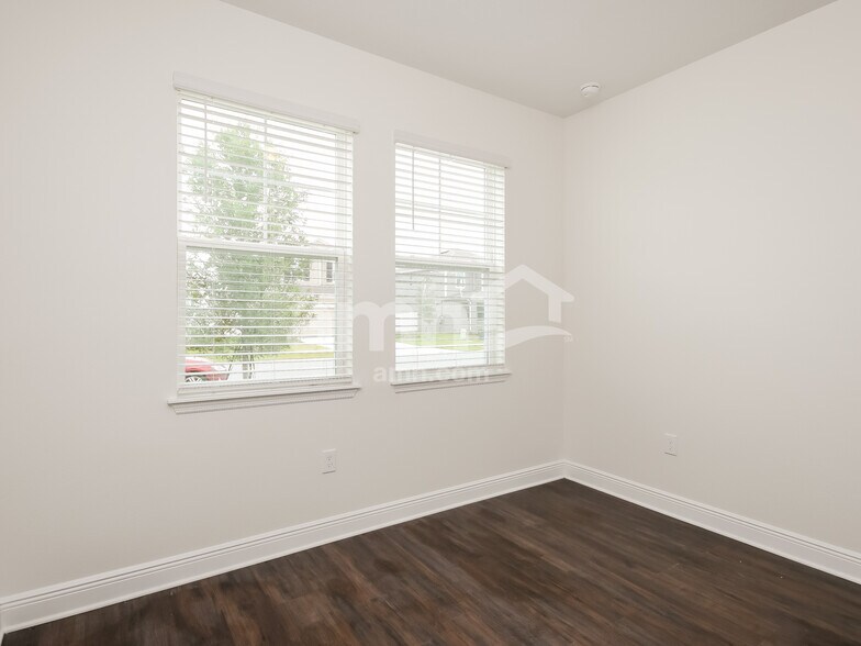 Building Photo - 965 Heavenly Dr