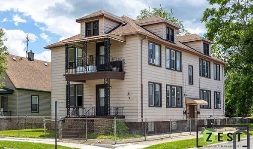 Primary Photo - 90 Catherine St