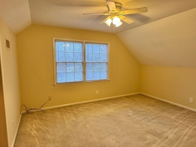 Building Photo - Gorgeous Interiors in this BONUS SPACE + 4...