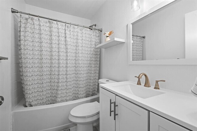 Building Photo - 4413 Whispering Valley Dr