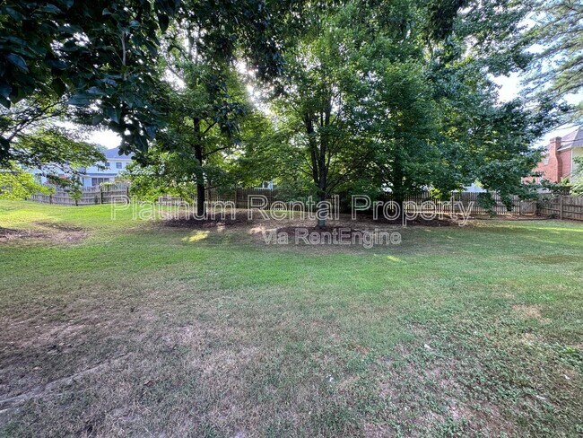 Building Photo - 1702 Stonegate Way SW