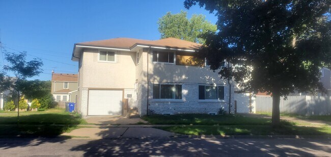 Primary Photo - 1182 Lane Pl