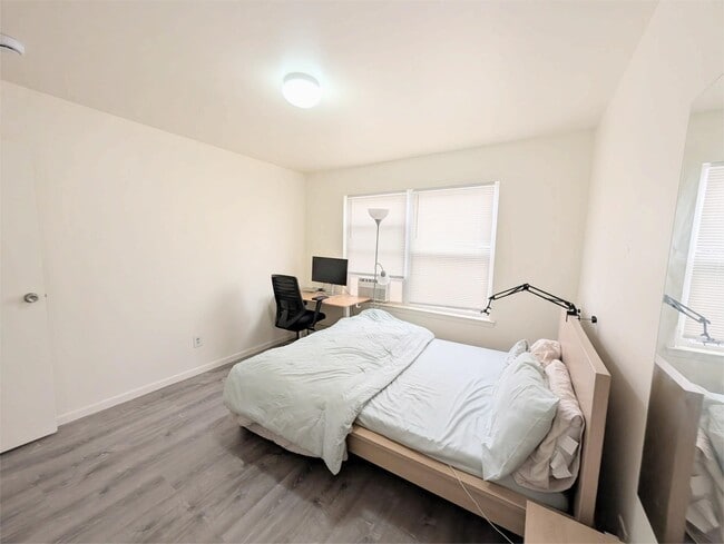 Building Photo - 125 Riverview Ct