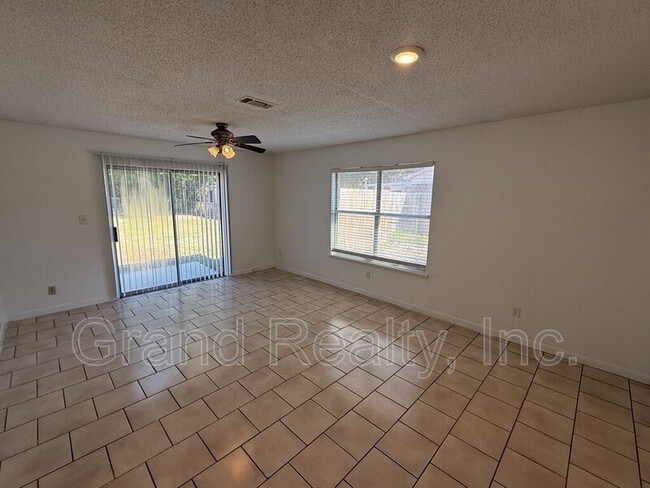 Building Photo - 4148 Charles Cir