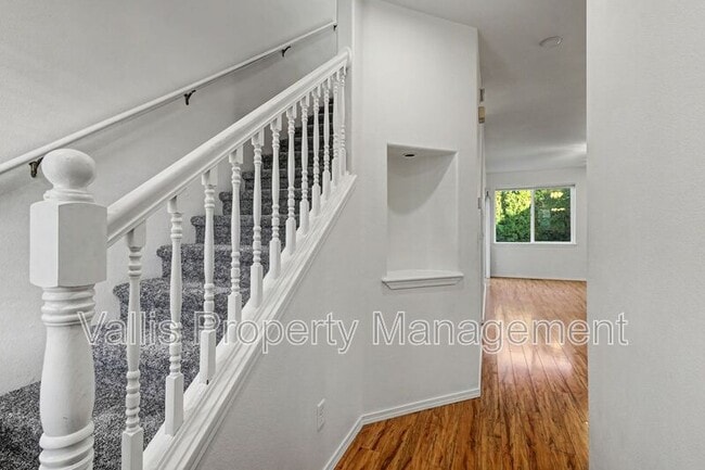 Building Photo - 4936 Evie Jean St NE