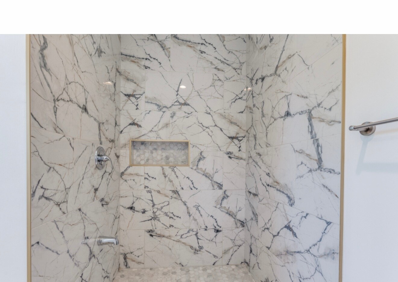 Building Photo - 156 Pioneer Rd