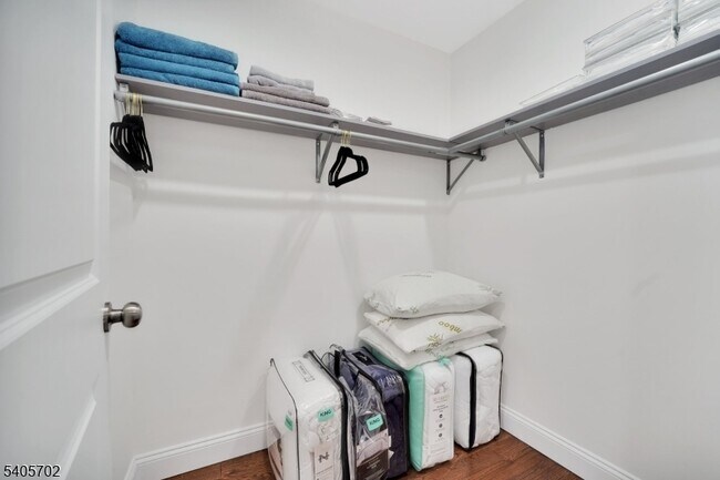 Building Photo - 225 S 9th St