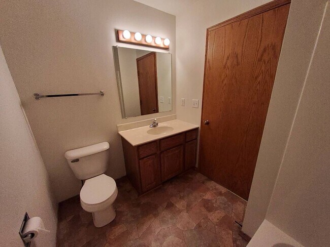 Building Photo - 2801 Ruschfield Dr