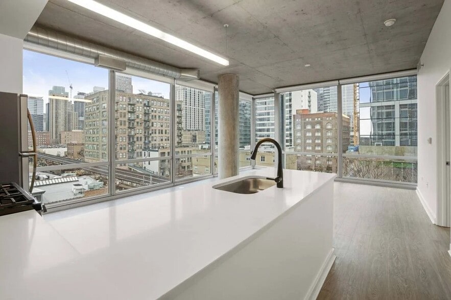 Building Photo - 1477 S State St