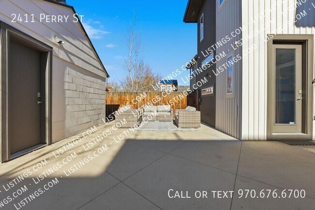 Building Photo - 2411 Perry St