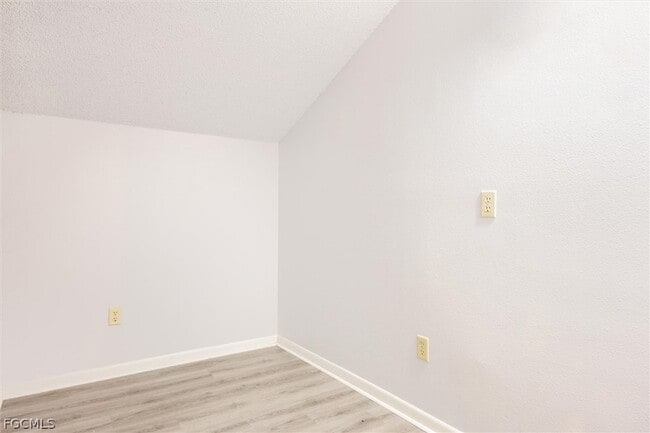 Building Photo - 7261 Albany Rd