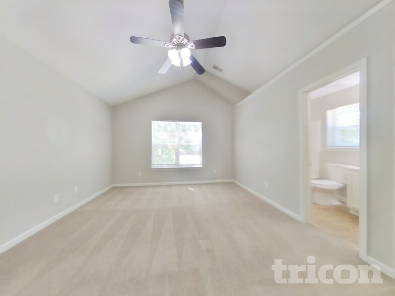 Building Photo - 6716 Commack Dr
