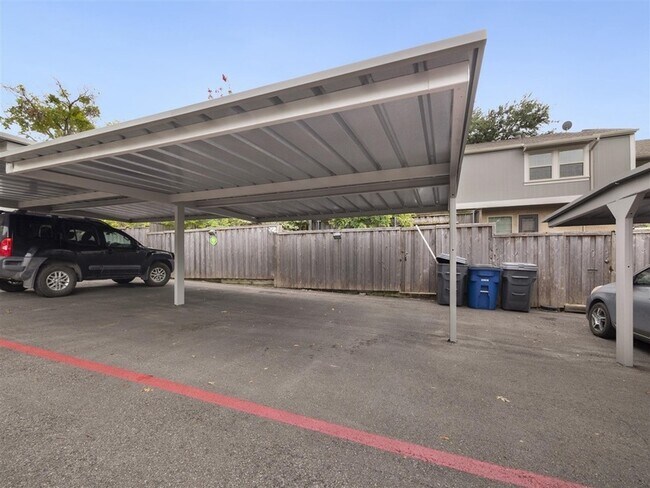 Building Photo - 7611 Woodthrush Dr