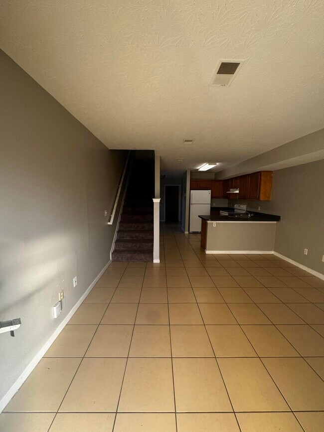 Building Photo - 230 Mousas Way