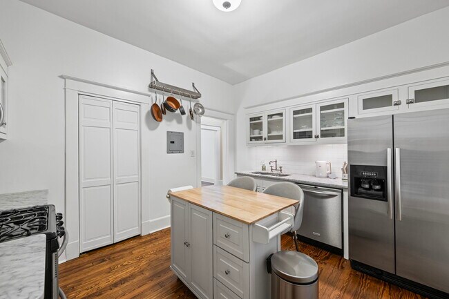 Building Photo - 1116 Poplar Ave