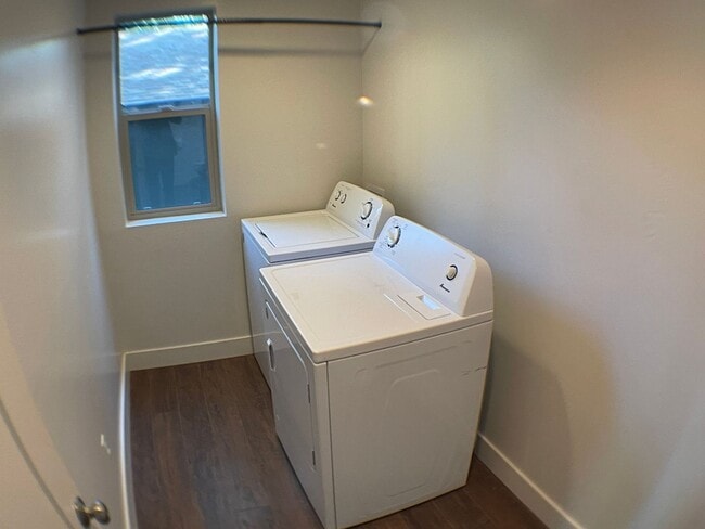 Building Photo - Spacious 3-Bedroom Home in Serene Mountain...