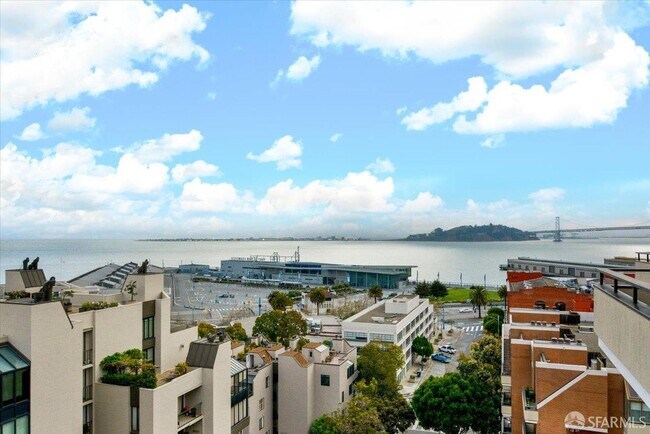 Building Photo - 101 Lombard St