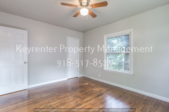 Building Photo - 2 Bed | 1 Bath in Tulsa!