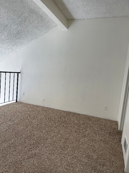 Building Photo - 1 W Cameron St