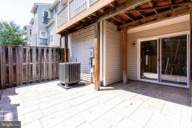 Building Photo - 14217 Hunters Run Way
