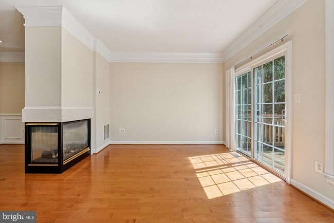 Building Photo - 11465 Log Ridge Dr