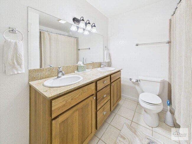 Building Photo - Fully Furnished Condo Available Now!