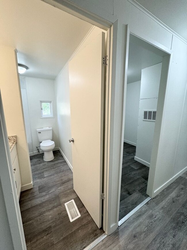 Building Photo - 3 Bedroom 2 Bathroom for Rent