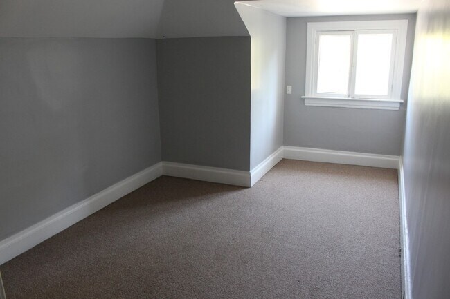 Building Photo - 932 S 900 E