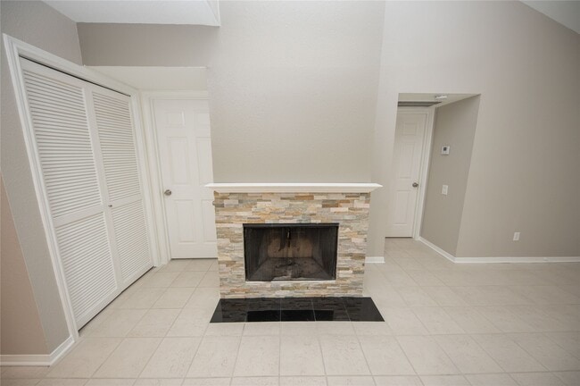 Building Photo - 1880 White Oak Dr