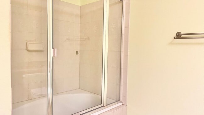 Building Photo - Gated Community in Hawaii Kai! Colony at P...