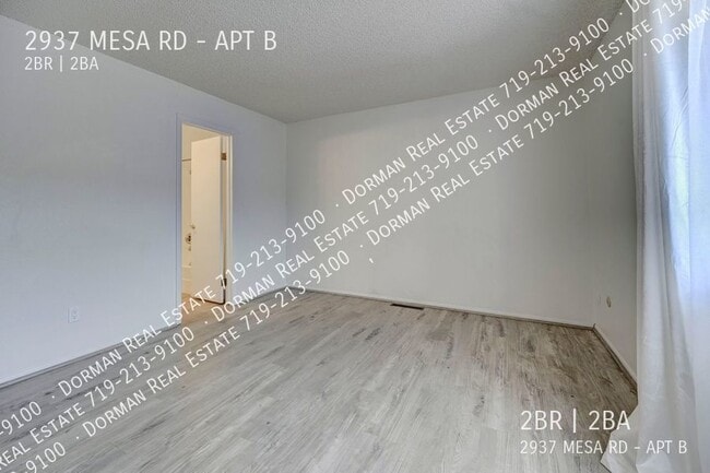 Building Photo - Two bedroom condo close to Garden of the G...