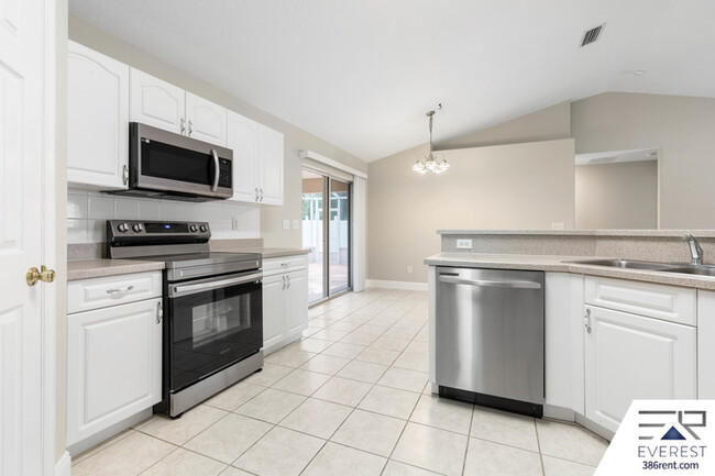 Building Photo - 30 Red Mill Dr