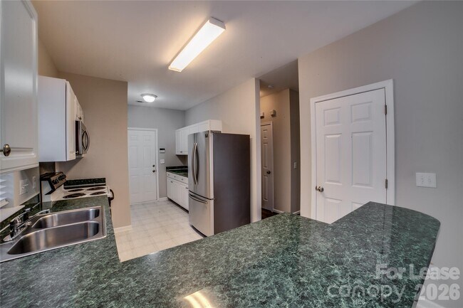 Building Photo - 6434 Gatesville Ln