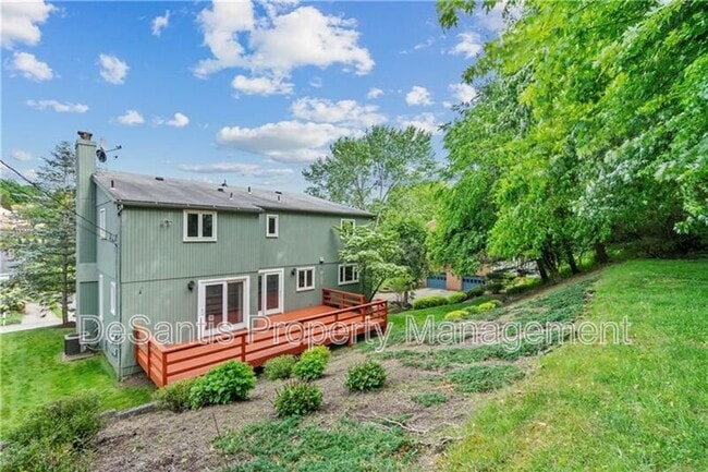 Building Photo - 471 Manordale Rd