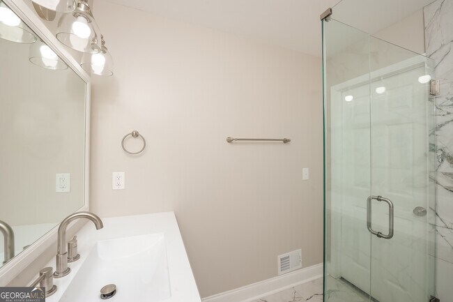 Building Photo - 5168 Legendary Ln