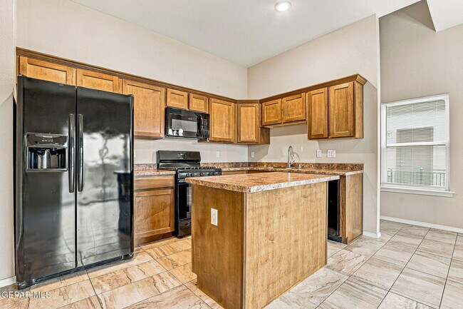 Building Photo - 716 HC Gilbert Minjares Dr